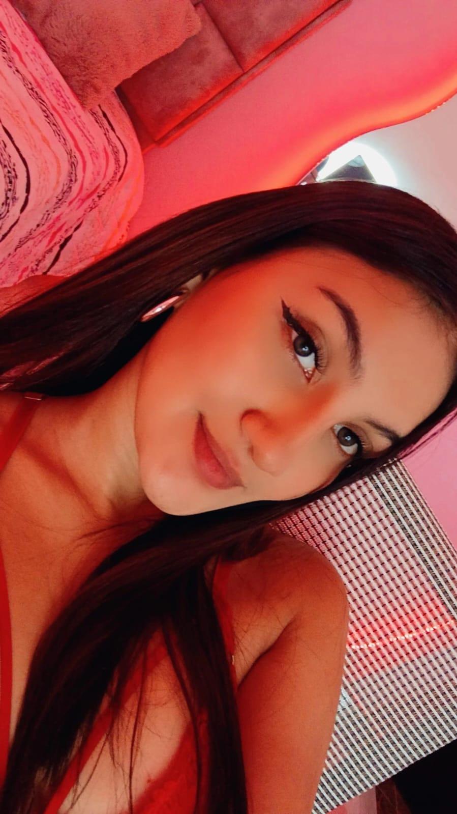 Arii_sweet18's Me Uploaded February 05, 2025  https://chaturbate.com/photo_videos/photoset/detail/arii_sweet18/20331691/