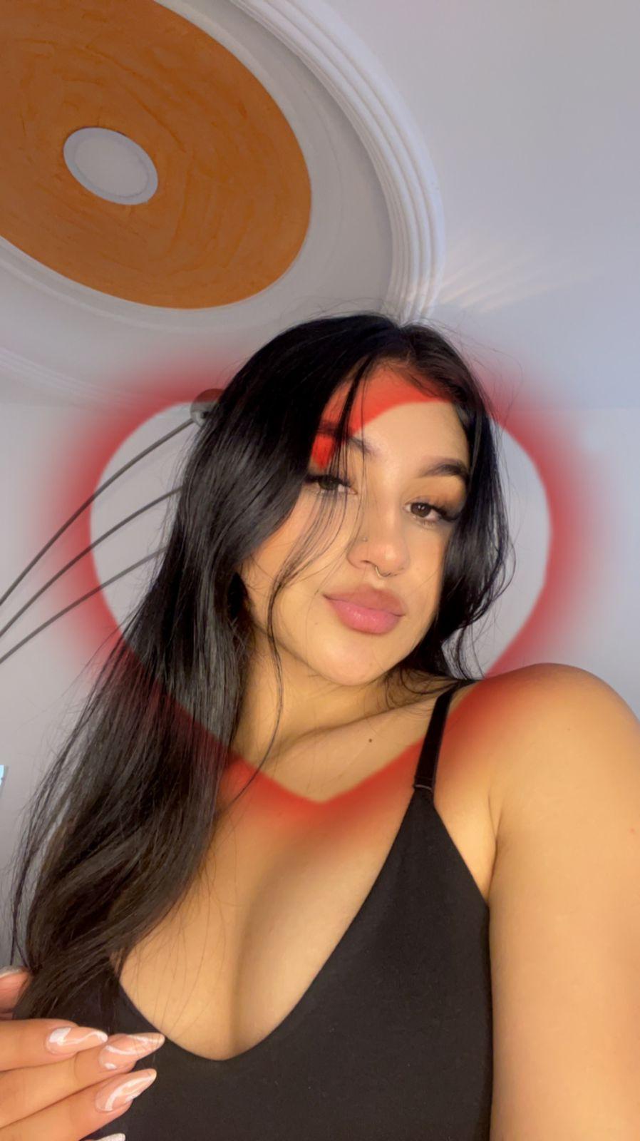 Zayda_'s ❤ Uploaded May 10, 2023  https://chaturbate.com/photo_videos/photoset/detail/zayda_/14845262/