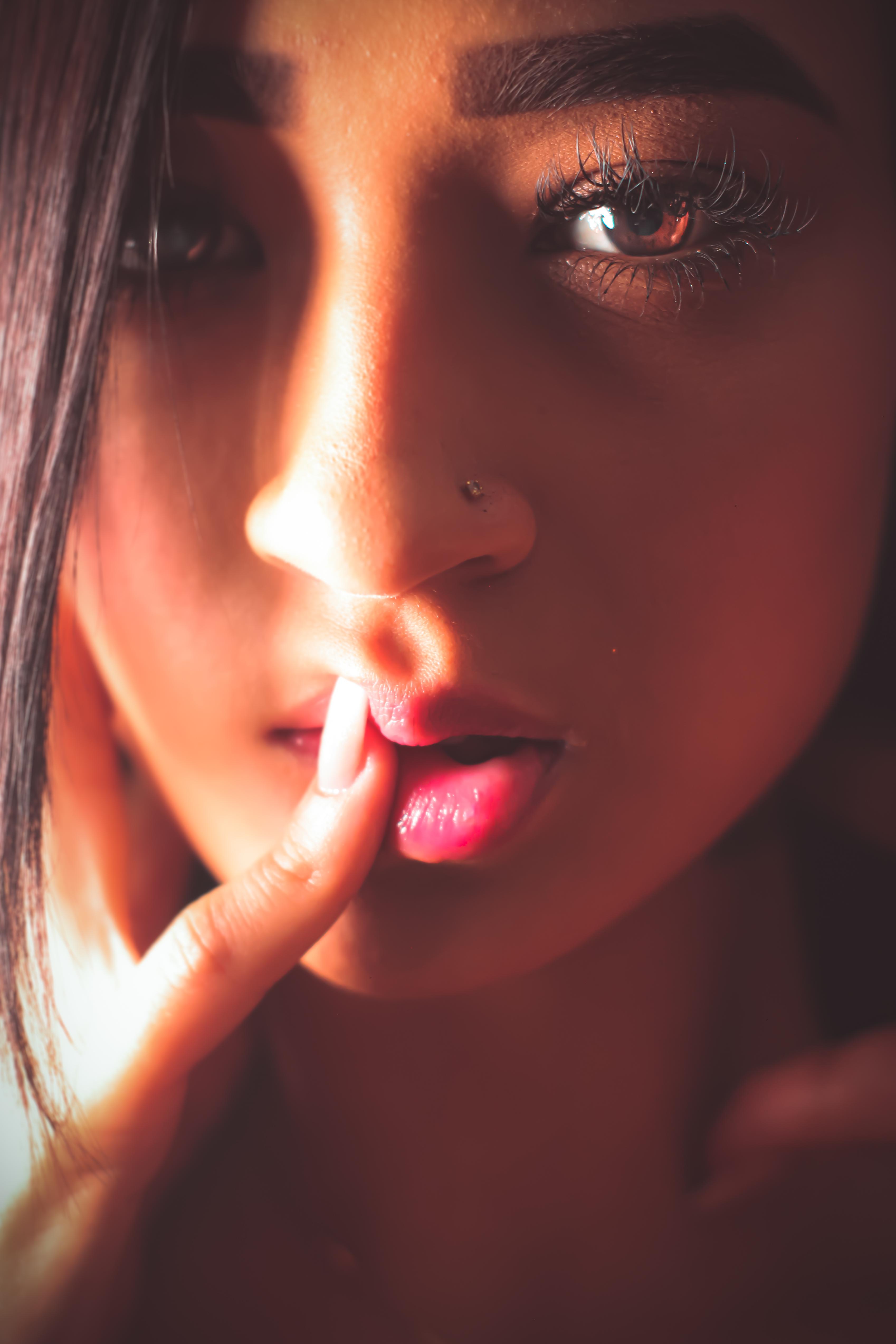 Manelykg_'s Me 😊🎁 ¡Xoxo! Uploaded April 12, 2020  https://chaturbate.com/photo_videos/photoset/detail/manelykg_/7545796/