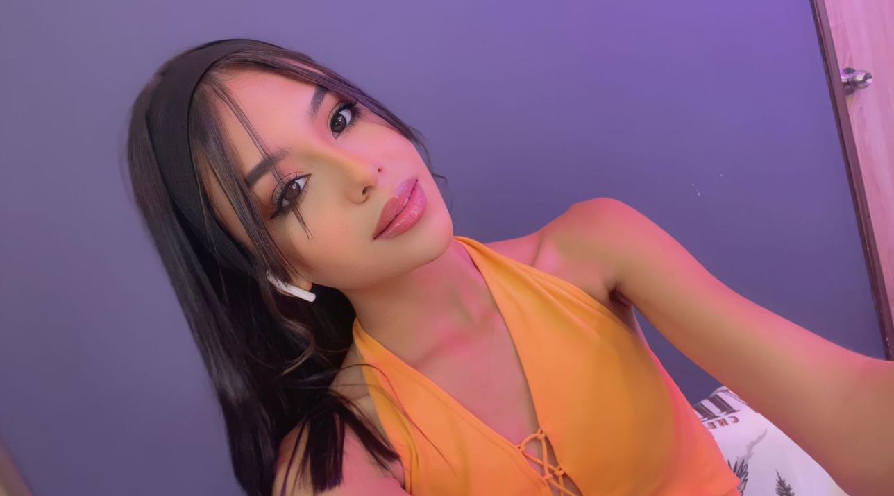 Aprilstone_x's smile Uploaded July 31, 2023  https://chaturbate.com/photo_videos/photoset/detail/aprilstone_x/15524129/