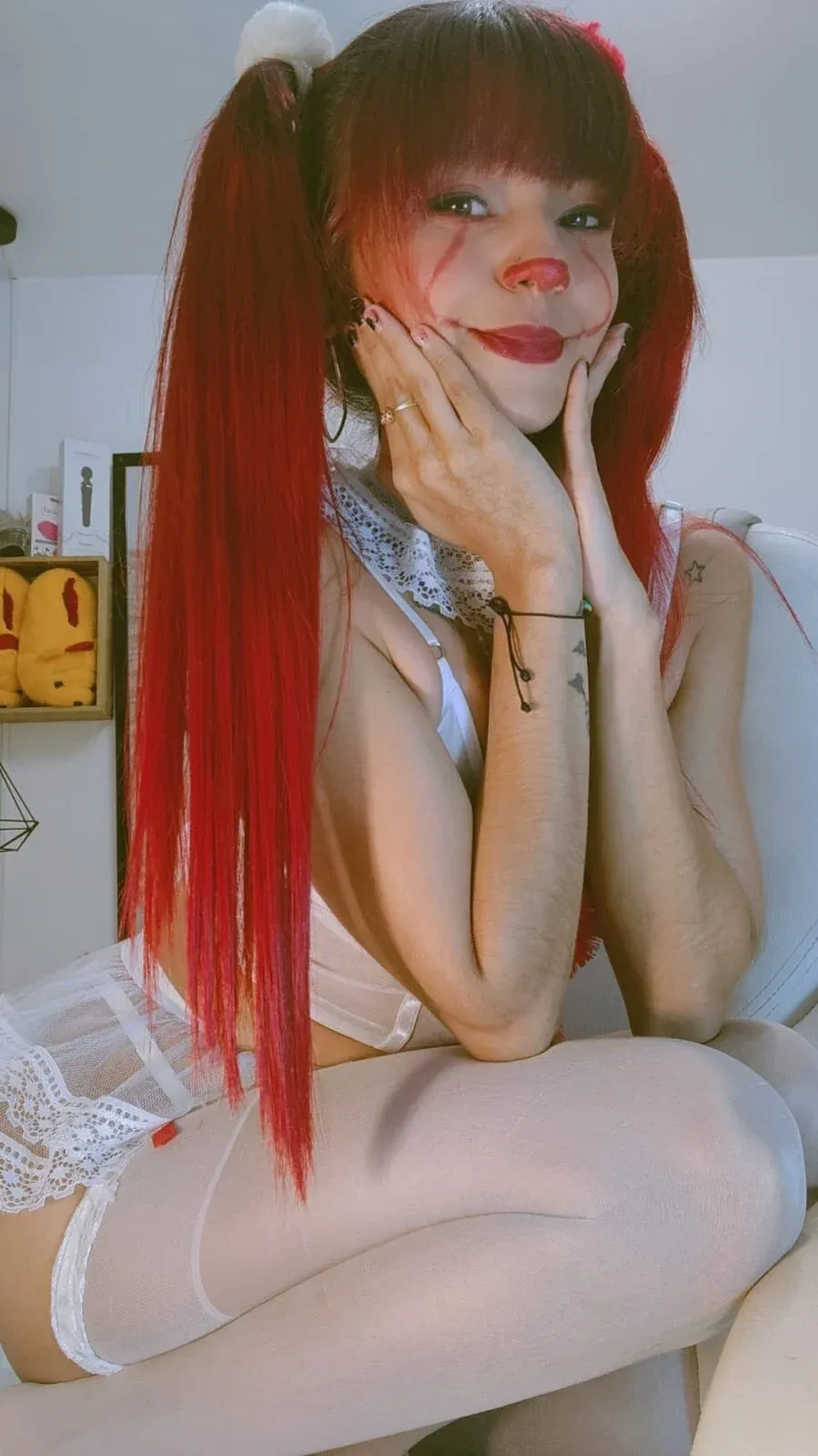 Gimenalara's tu payasa sexy 🤡🤡💋 Uploaded October 28, 2024  https://chaturbate.com/photo_videos/photoset/detail/gimenalara/19475995/