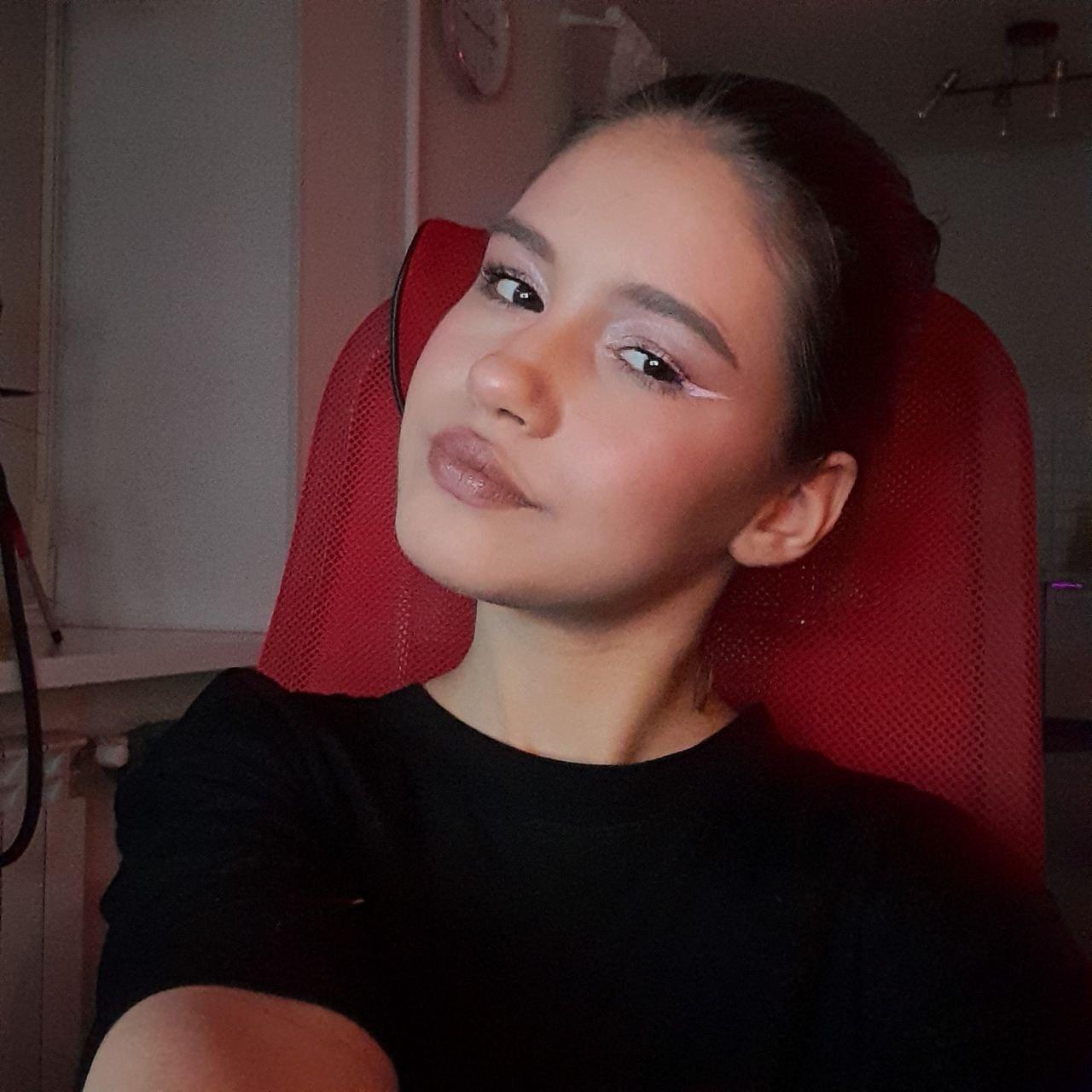Lynforland's Me 💘 Uploaded 22 hours ago  https://chaturbate.com/photo_videos/photoset/detail/lynforland/20965922/