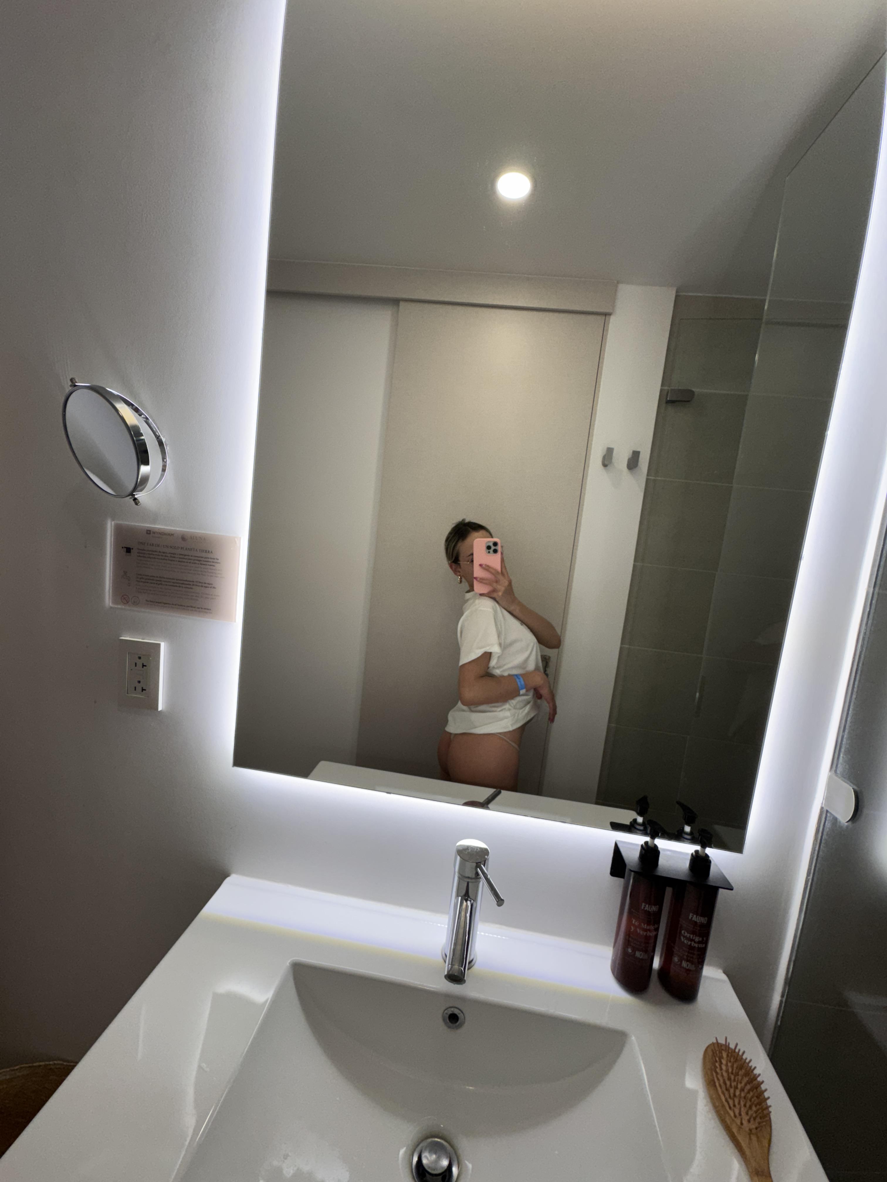 Strawberrys_'s 👀
Uploaded 1 day ago

https://chaturbate.com/photo_videos/photoset/detail/strawberrys_/21040576/