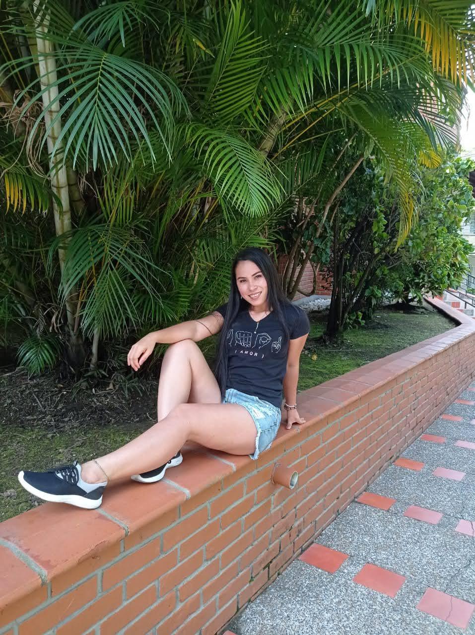 Skinny_loren's Me
Uploaded January 30, 2023
:)
https://chaturbate.com/photo_videos/photoset/detail/skinny_loren/14041563/