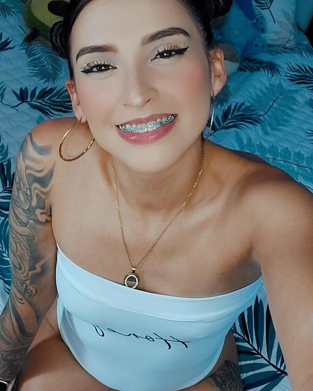 Paulina_diiaz_'s Me
Uploaded April 29, 2022

https://chaturbate.com/photo_videos/photoset/detail/paulina_diiaz_/11997806/