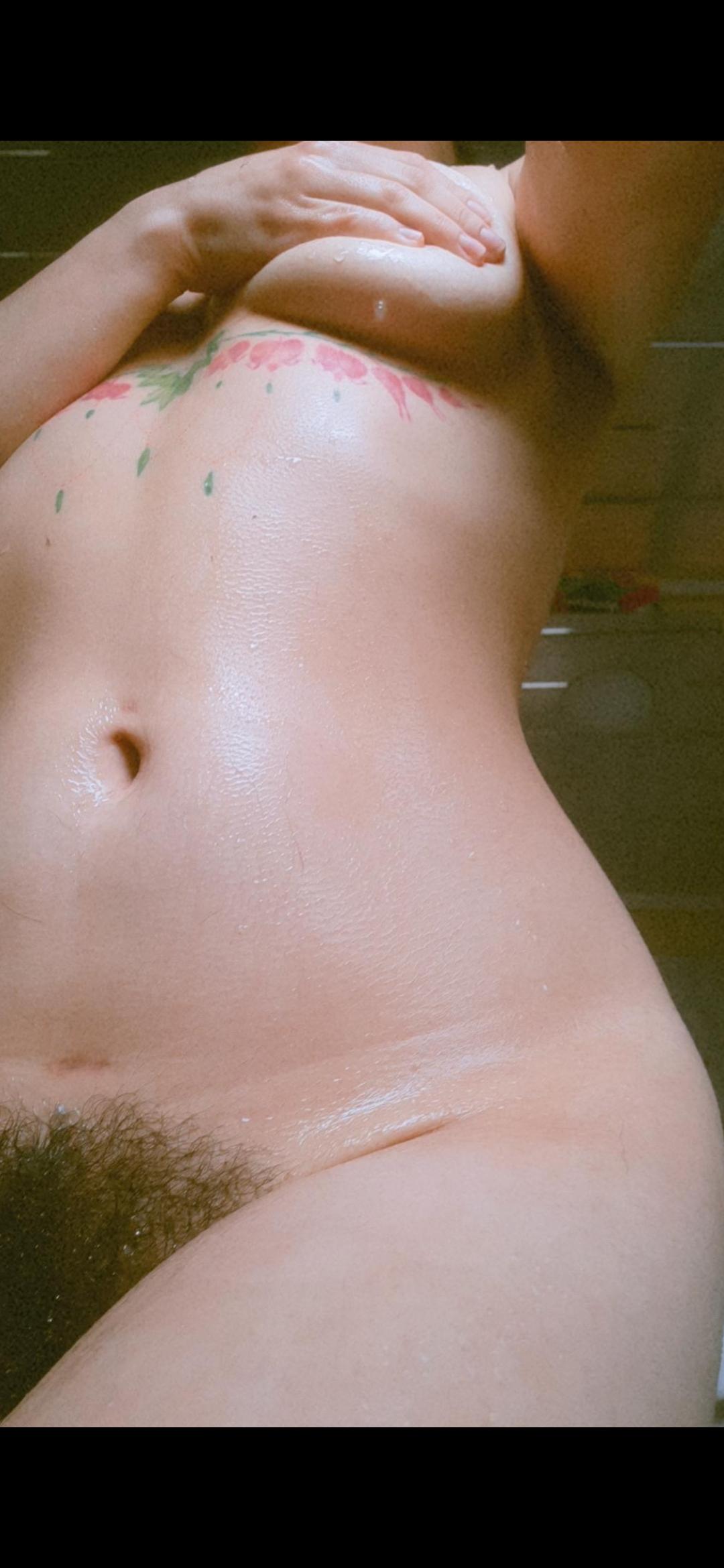 Elie_golden's We could go to the shower together...♡
Uploaded July 19, 2024

https://chaturbate.com/photo_videos/photoset/detail/elie_golden/18573785/