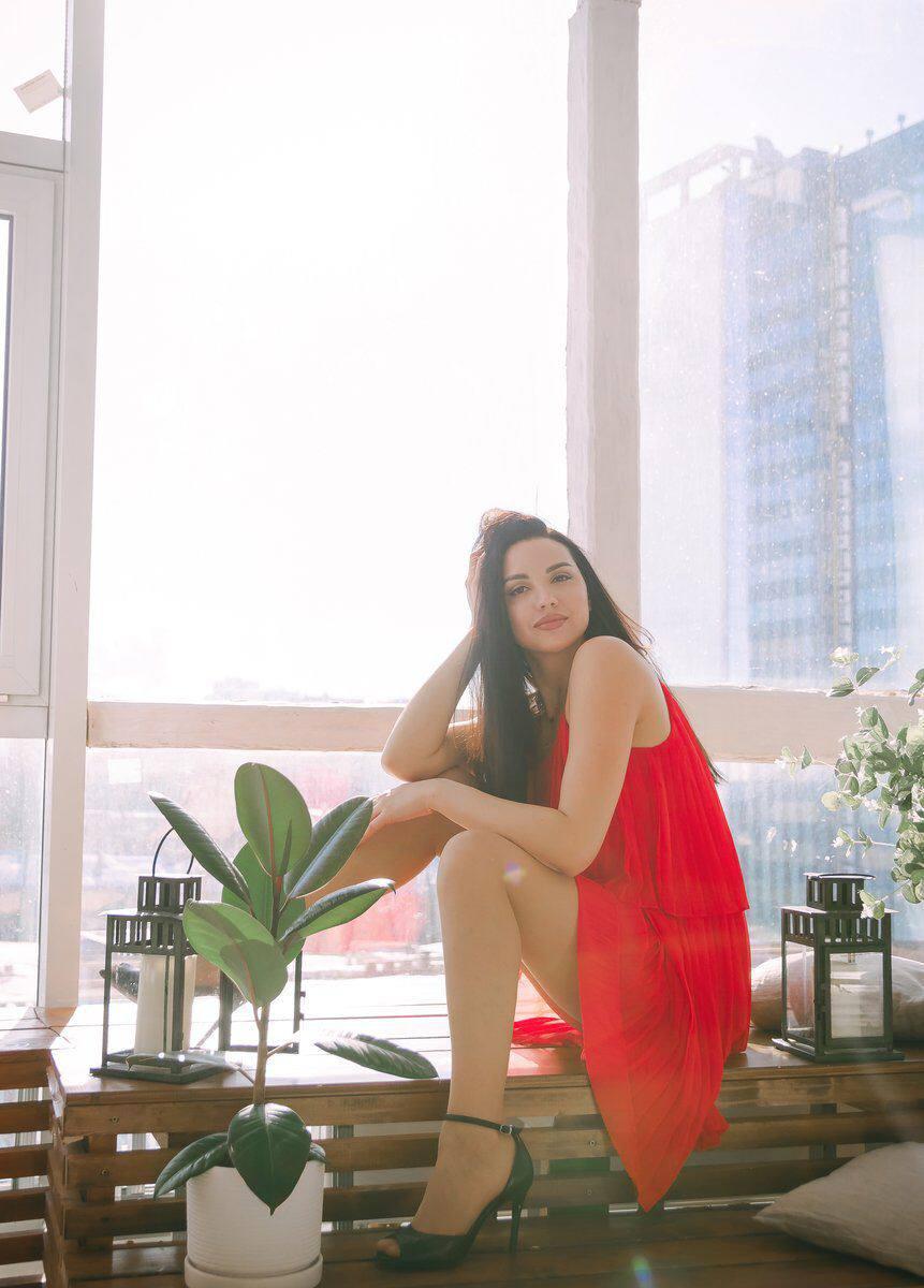 Viktoriabell's The Lady in Red
Uploaded January 29, 2023

https://chaturbate.com/photo_videos/photoset/detail/viktoriabell/14035384/