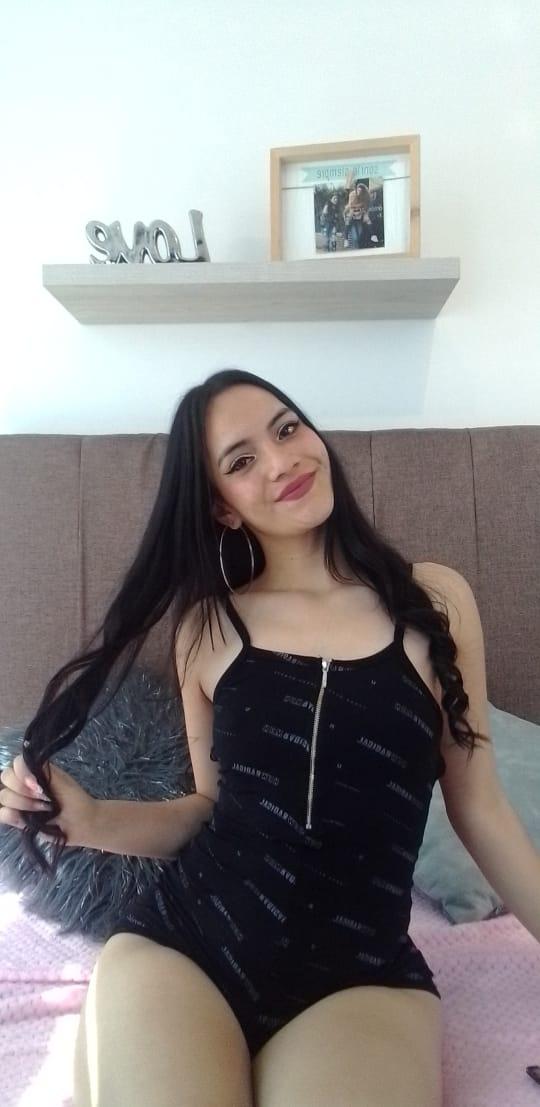 Zaya_jhonson03's ♥
Uploaded February 16, 2023

https://chaturbate.com/photo_videos/photoset/detail/zaya_jhonson03/14179995/