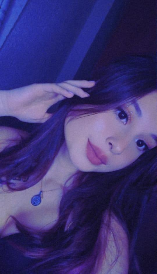 Alanna_tay's This is me my loves
Uploaded April 26, 2023

https://chaturbate.com/photo_videos/photoset/detail/alanna_tay/14730677/