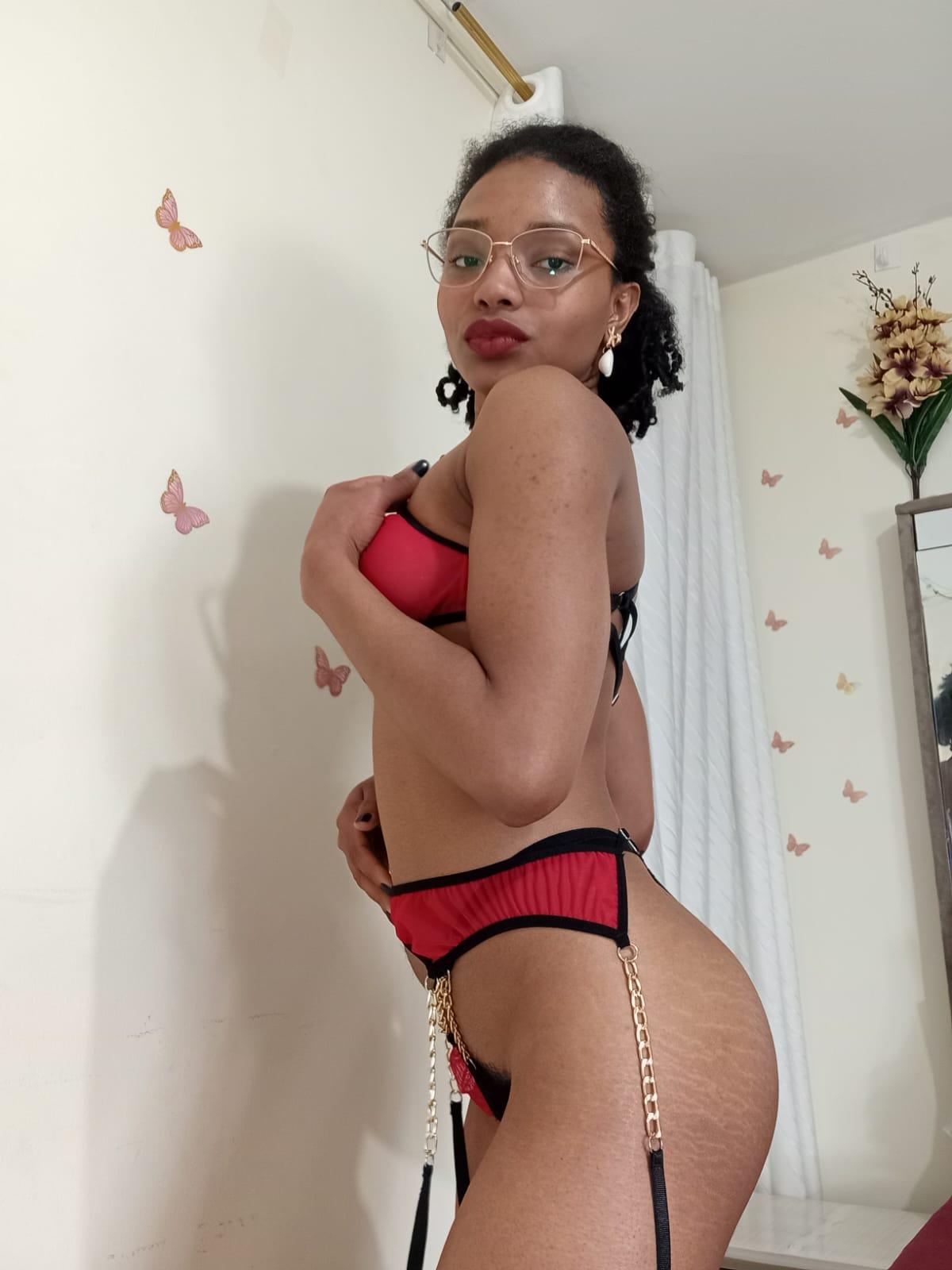 Sara_williams01's 🌹Rose Of Love🌹
Uploaded 2 days ago

https://chaturbate.com/photo_videos/photoset/detail/sara_williams01/21222154/