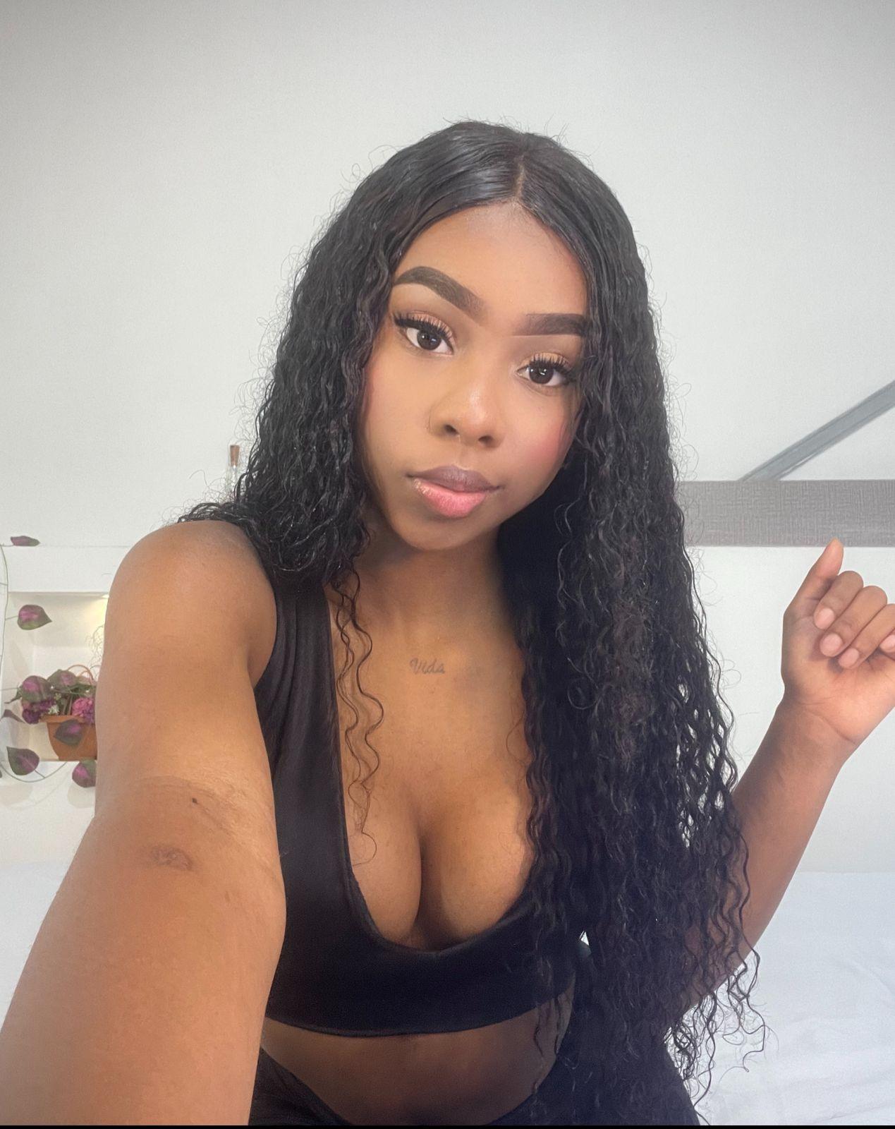 Zarablaze2's 🖤
Uploaded 4 weeks ago

https://chaturbate.com/photo_videos/photoset/detail/zarablaze2/21062271/