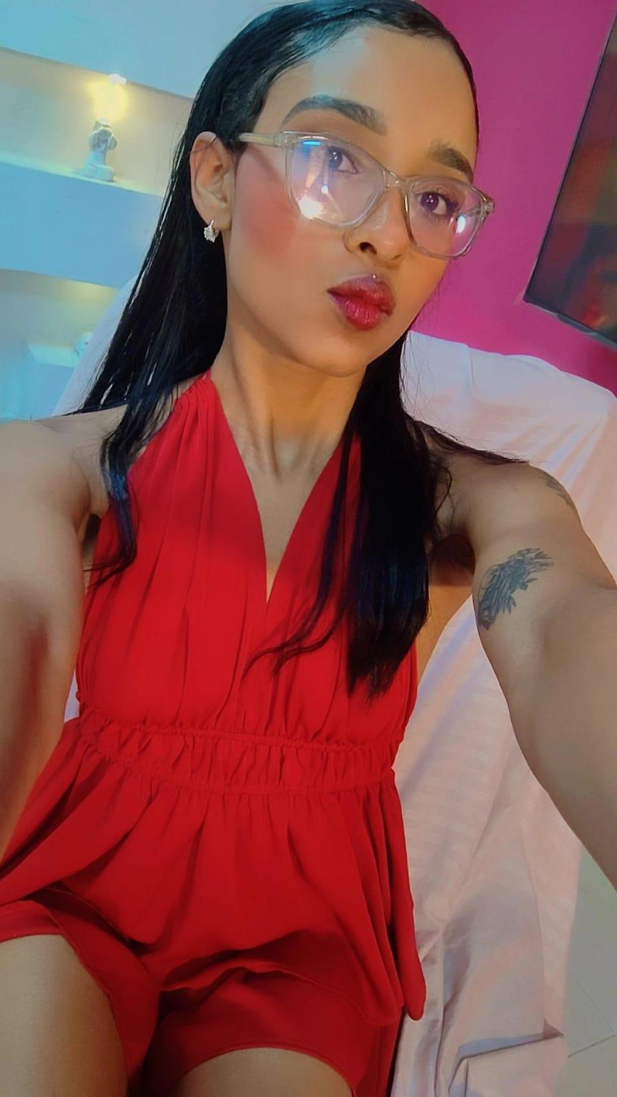 Kimberlyblaze's 💗
Uploaded 3 weeks ago

https://chaturbate.com/photo_videos/photoset/detail/kimberlyblaze/21241146/