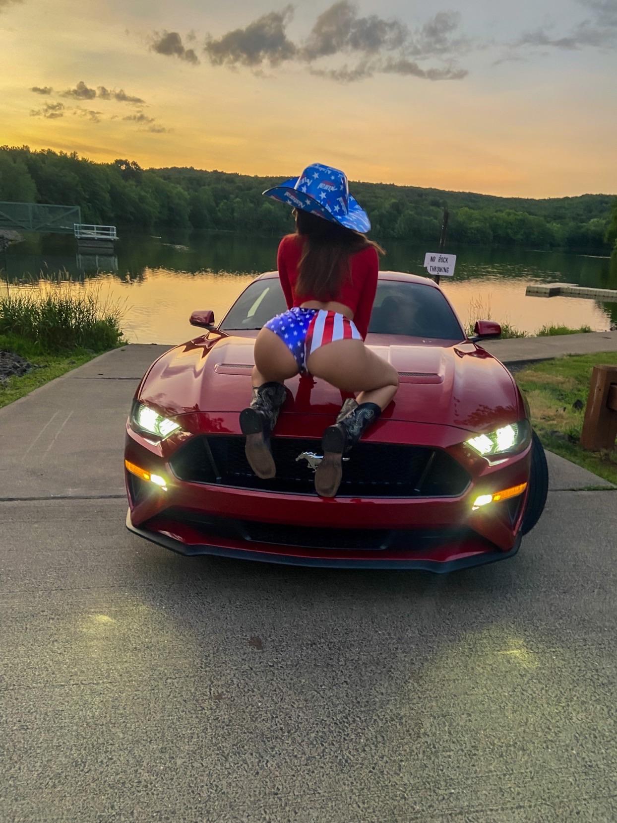 Lesyiabunny's Pics
Uploaded 1 day ago

https://chaturbate.com/photo_videos/photoset/detail/lesyiabunny/21493540/