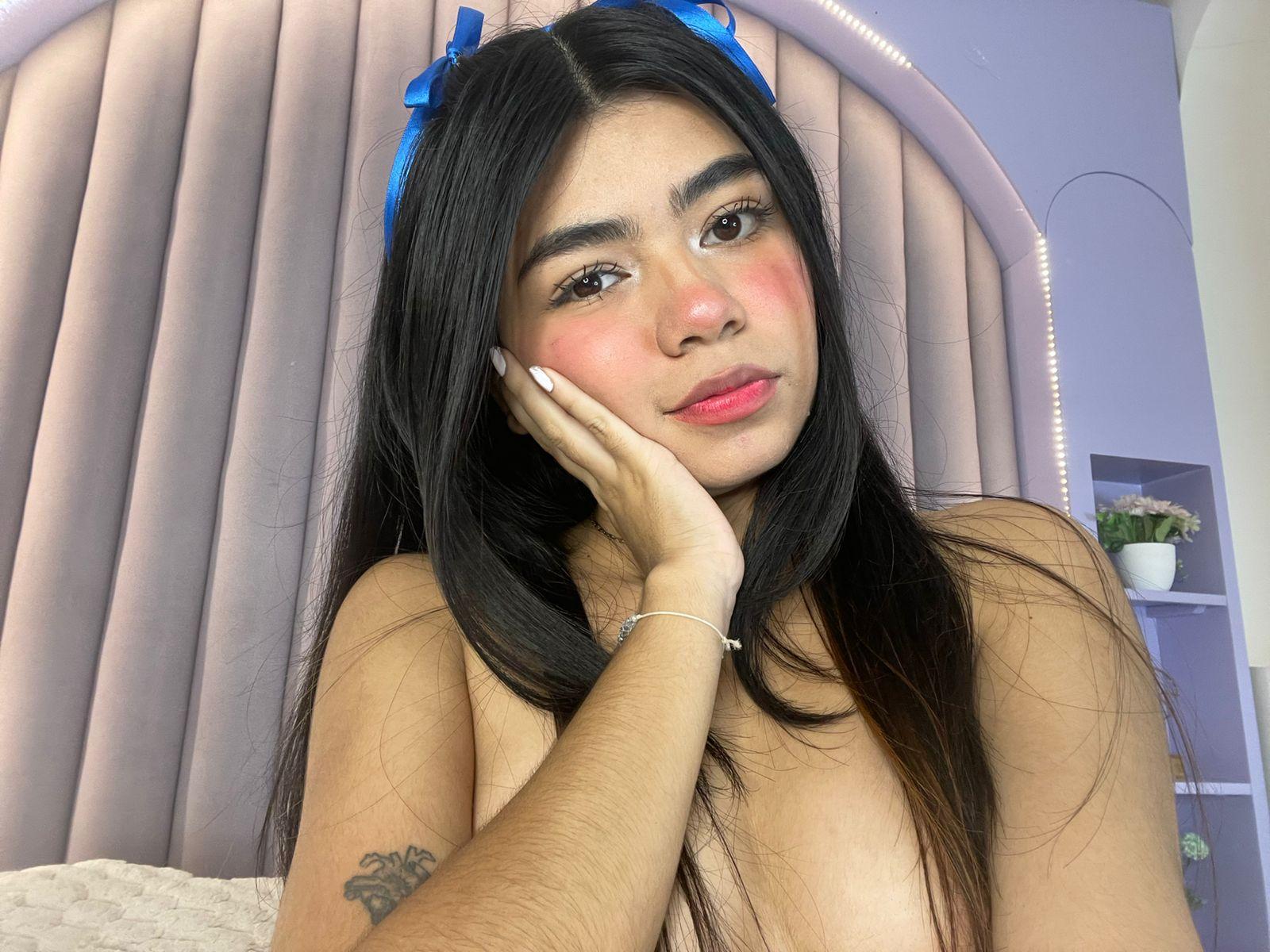 Victoriagate__'s VICTORIA Uploaded June 11, 2025 My body shines under the sun, but with you I would shine from pure desire. https://chaturbate.com/photo_videos/photoset/detail/victoriagate__/21468770/