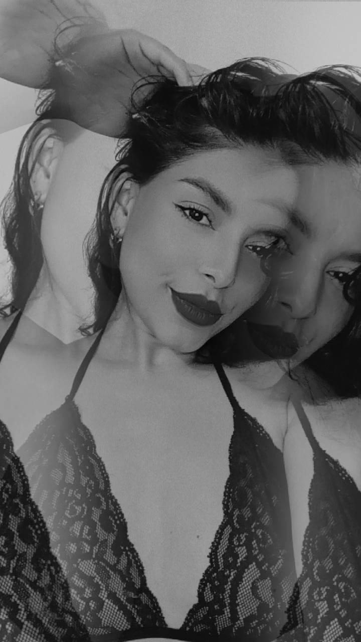 Isabela_cameron's Presente
Uploaded March 26, 2024

https://chaturbate.com/photo_videos/photoset/detail/isabela_cameron/17545551/