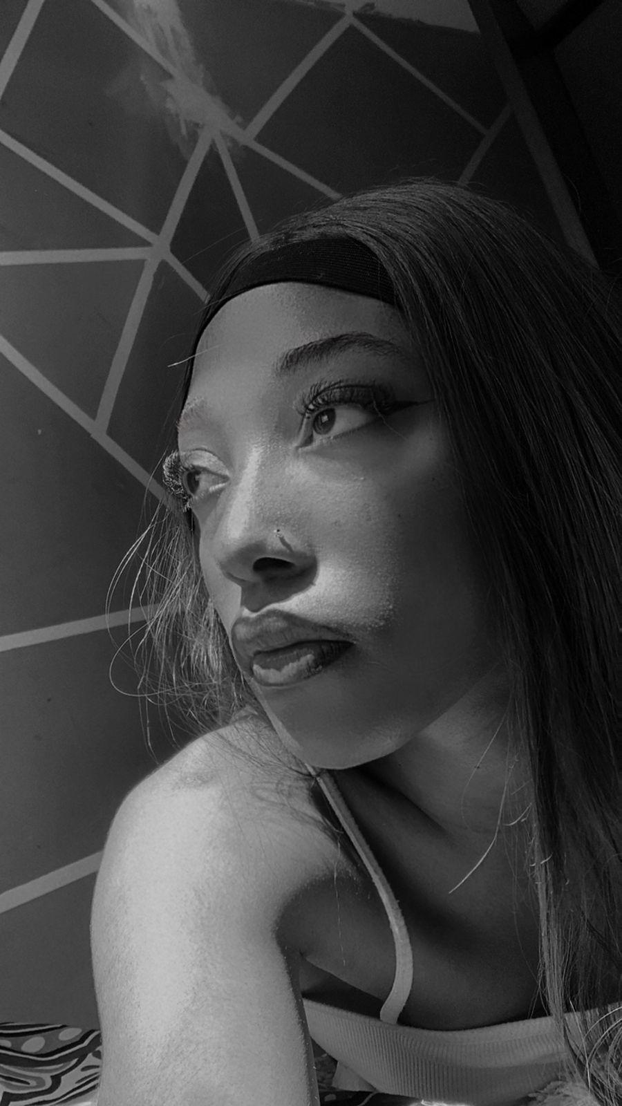 Esmeralda_bk's me
Uploaded 6 days ago

https://chaturbate.com/photo_videos/photoset/detail/esmeralda_bk/21719558/