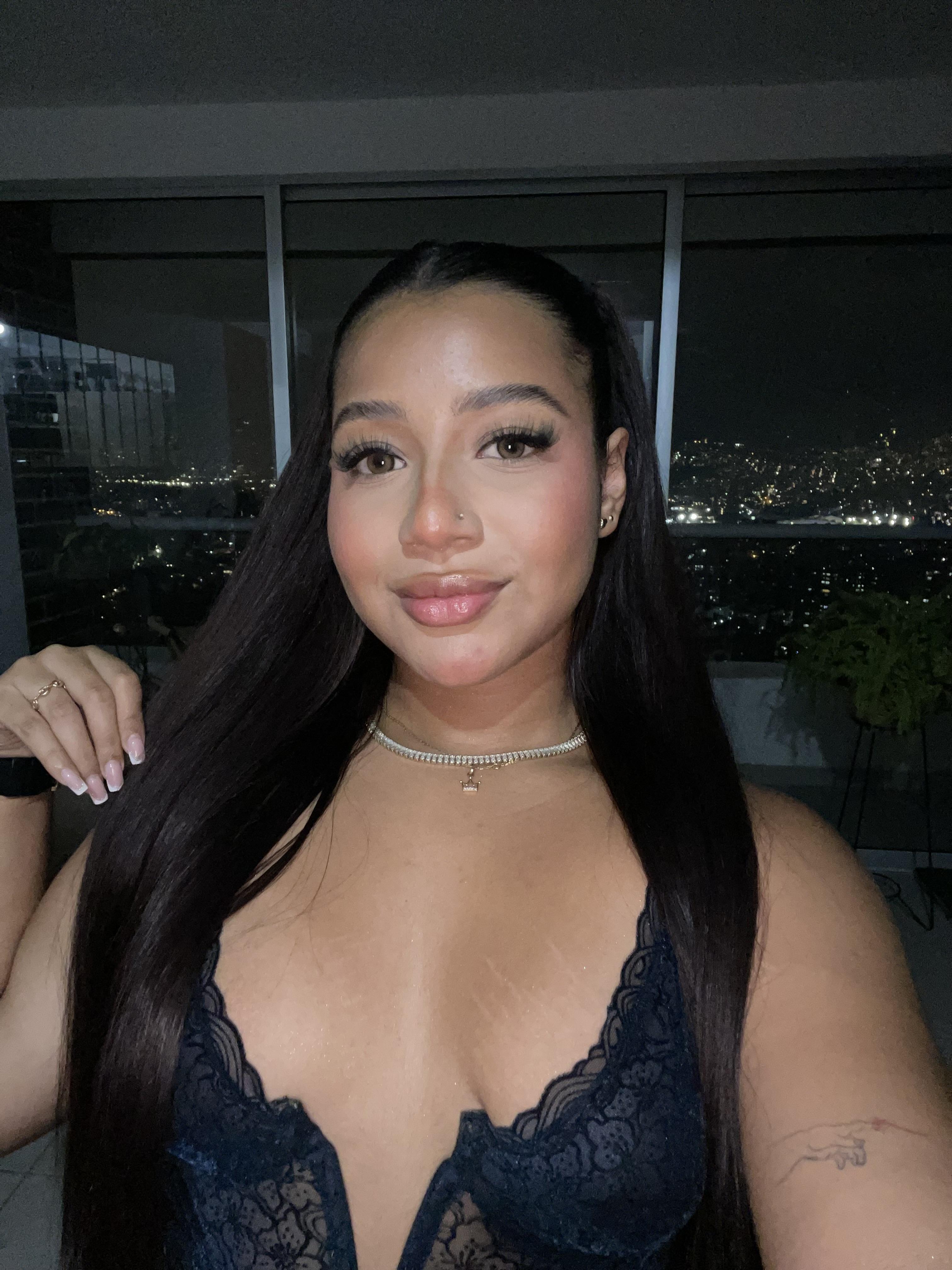 Miss_melanie18's Hi 🥰🥰🥰
Uploaded April 27, 2025

https://chaturbate.com/photo_videos/photoset/detail/miss_melanie18/21077477/