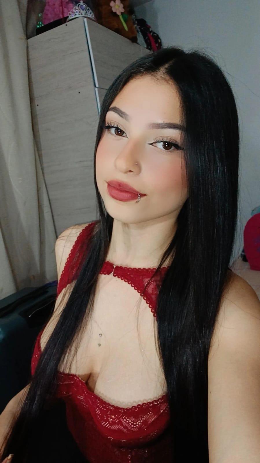 Scarlet_anderson1's Casual 💘
Uploaded 2 days ago

https://chaturbate.com/photo_videos/photoset/detail/scarlet_anderson1/22178050/