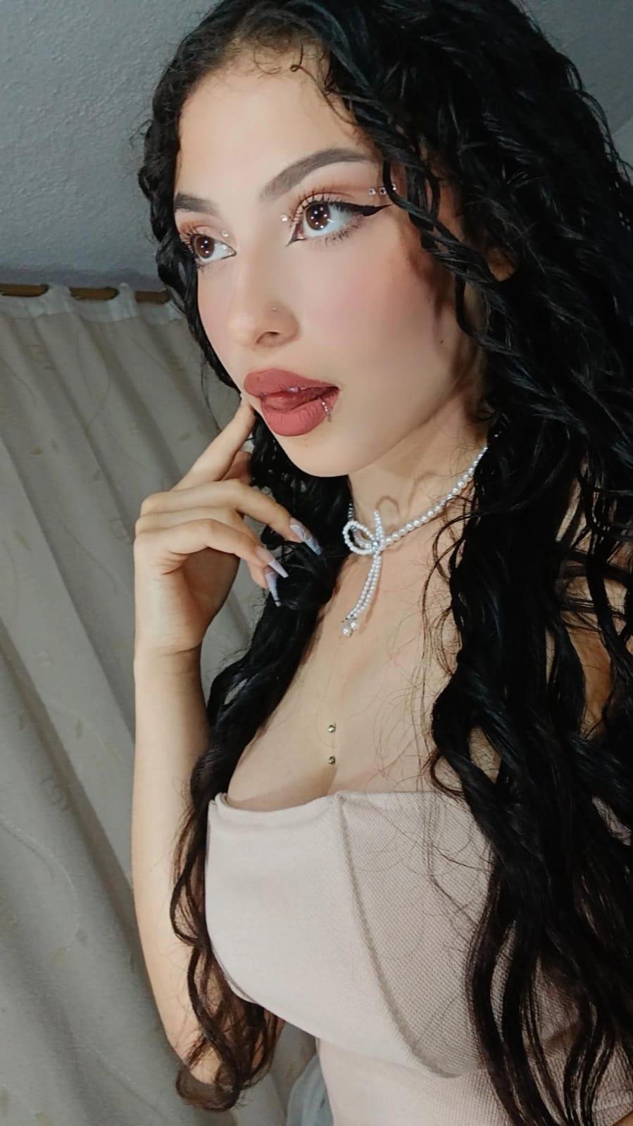 Scarlet_anderson1's Para ti 🦋
Uploaded 2 days ago

https://chaturbate.com/photo_videos/photoset/detail/scarlet_anderson1/22178041/