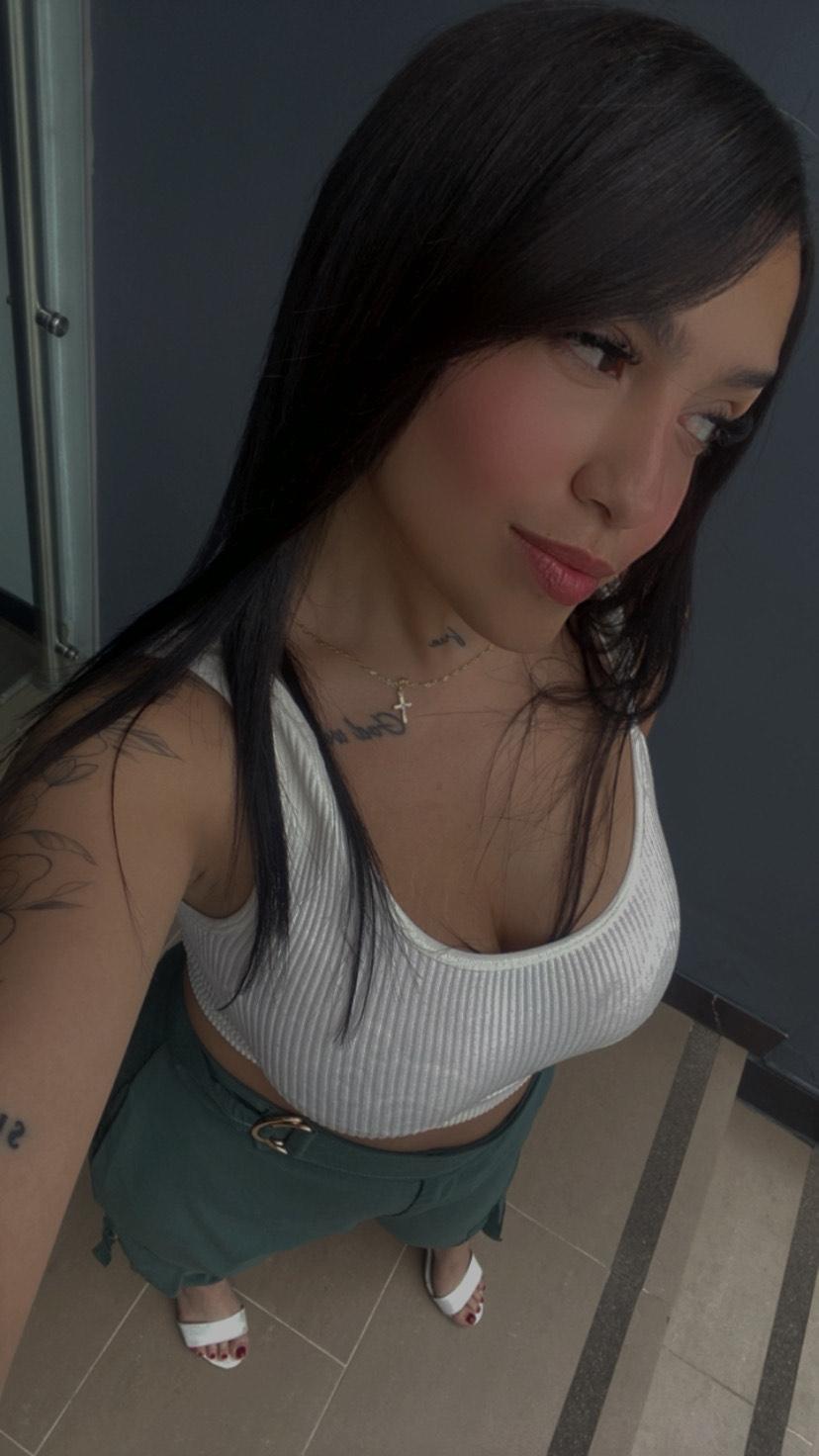 Cutegirl__nini's 🌹
Uploaded November 18, 2023

https://chaturbate.com/photo_videos/photoset/detail/cutegirl__nini/16447892/