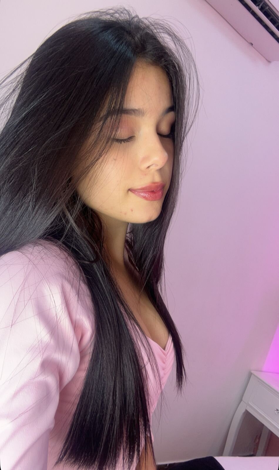 alison_petite's Hi 💕
https://stripchat.com/alison_petite/photos/12619809-71185120