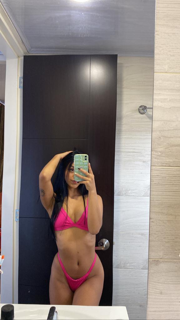 Ariadna5's Me ❤
Uploaded October 31, 2022

https://chaturbate.com/photo_videos/photoset/detail/ariadna5/13350037/