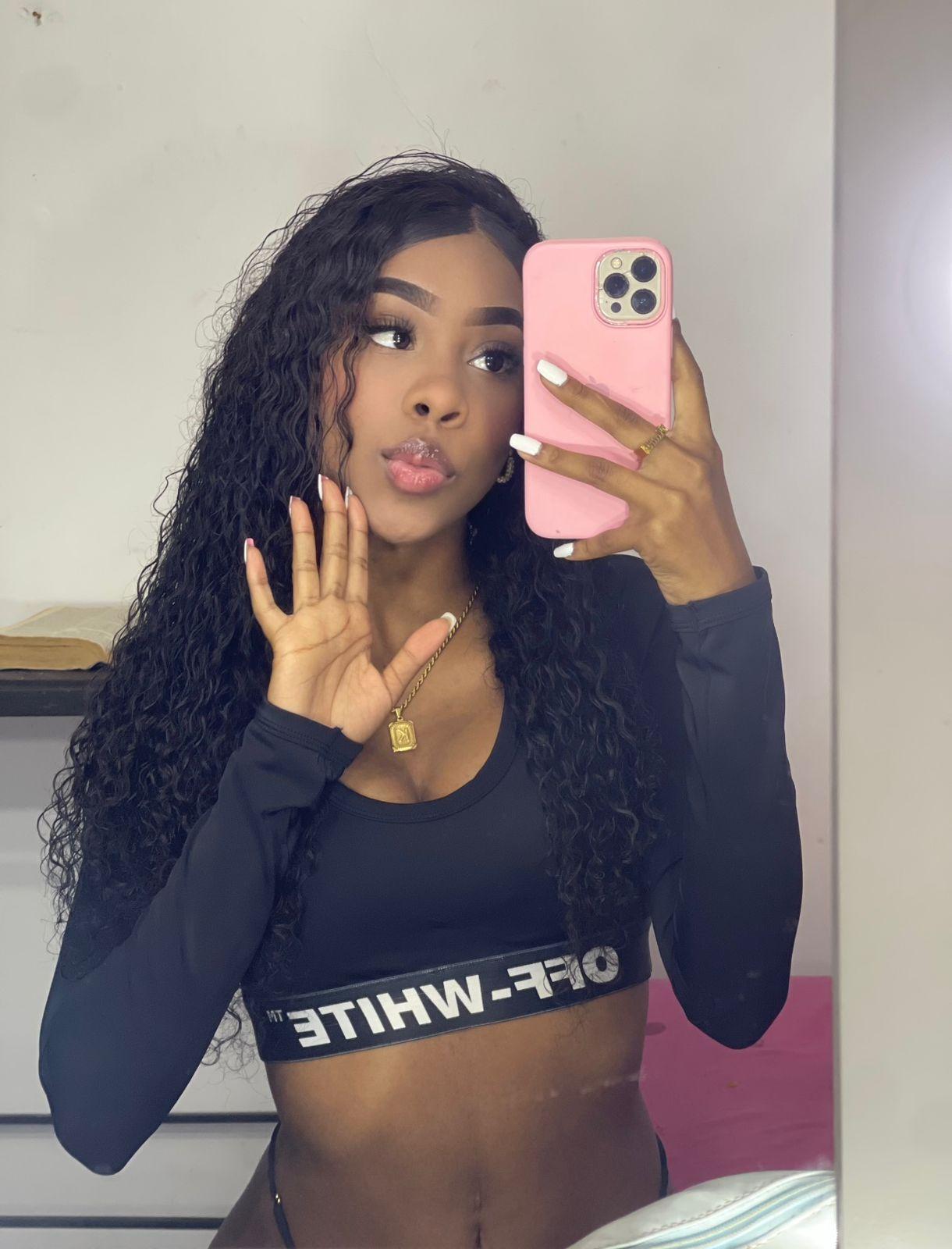 Zarablaze22's Kiss me 👄
Uploaded 6 days ago

https://chaturbate.com/photo_videos/photoset/detail/zarablaze22/22467789/
