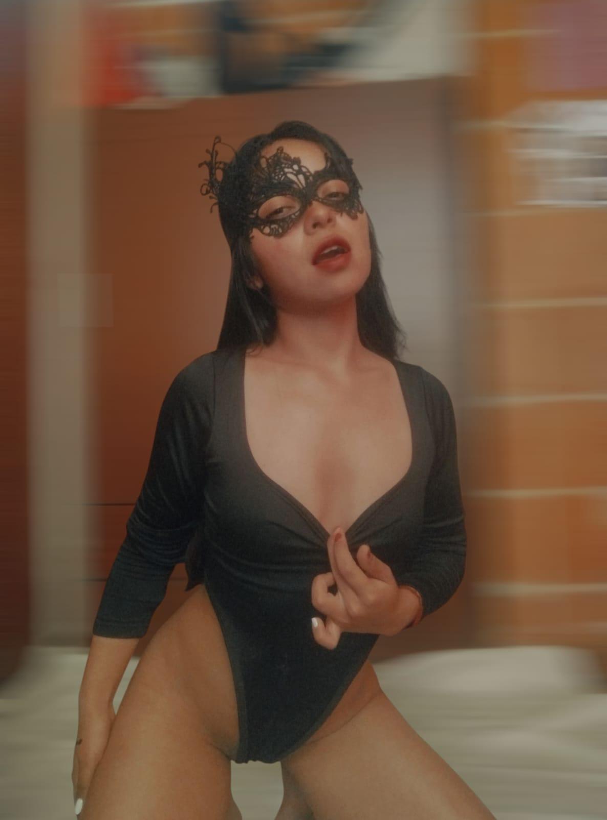 Evangelinne_01's for you love 🌈🌷
Uploaded 2 days ago

https://chaturbate.com/photo_videos/photoset/detail/evangelinne_01/22616075/