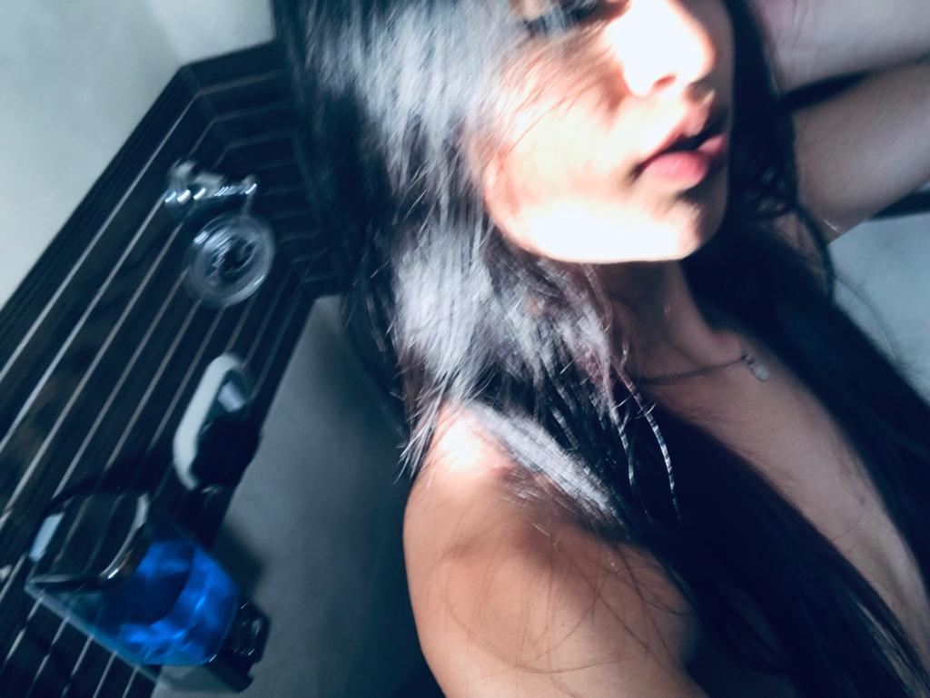 Zayda_'s I love photos with sunlight🌻
Uploaded October 18, 2023

https://chaturbate.com/photo_videos/photoset/detail/zayda_/16183477/