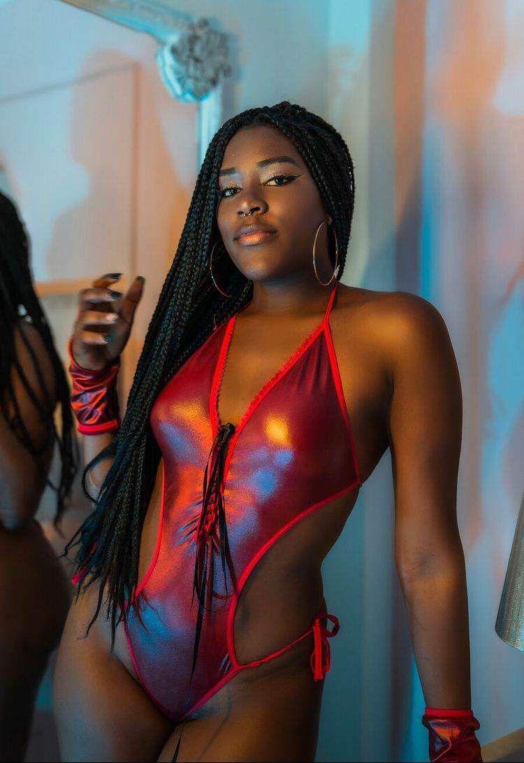 Ebony_pregnant's me :)
Uploaded 3 days ago
Passion Red
https://chaturbate.com/photo_videos/photoset/detail/ebony_pregnant/22826025/