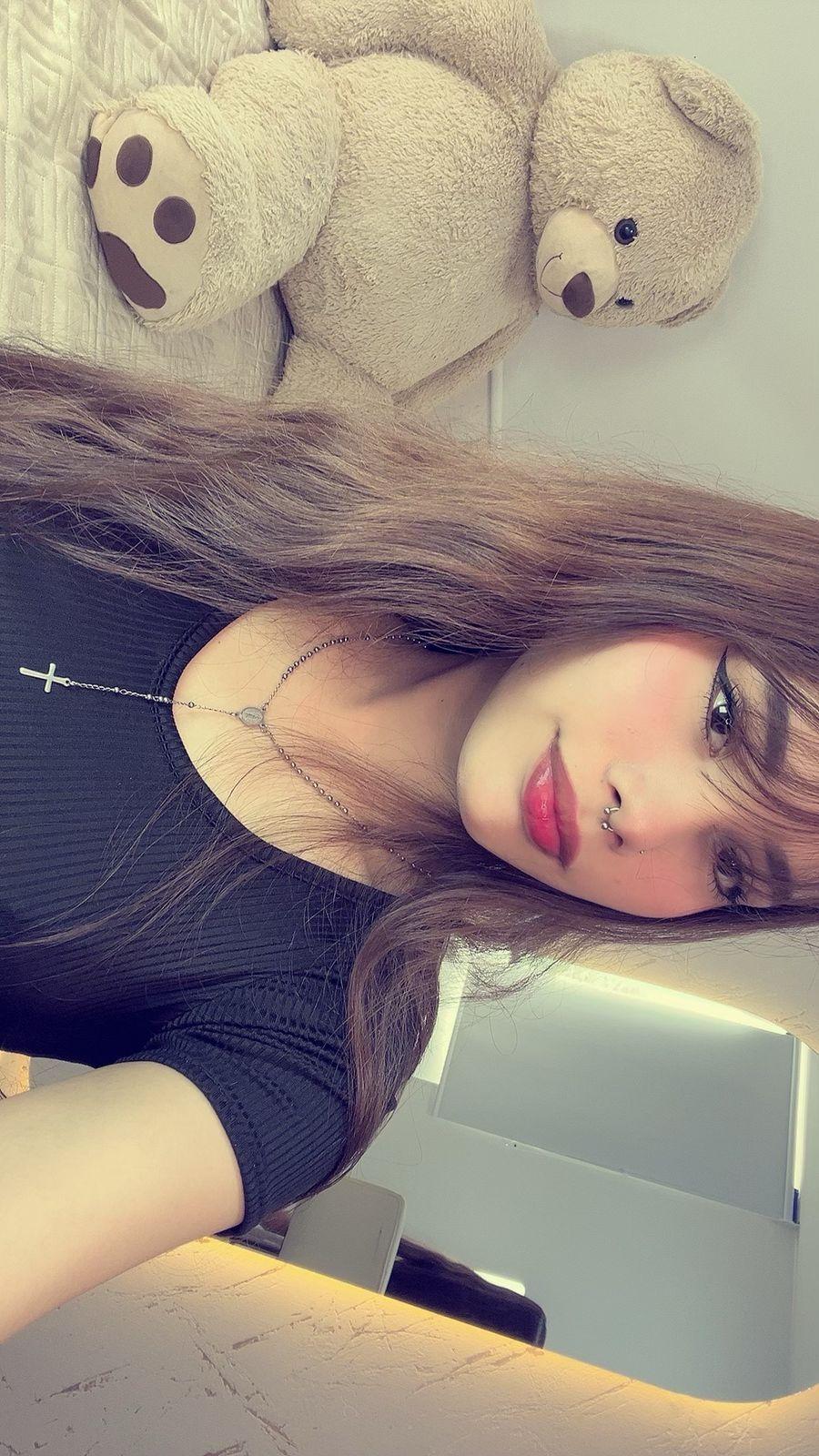 Marycollinss's I'm pretty
Uploaded March 31, 2025

https://chaturbate.com/photo_videos/photoset/detail/marycollinss/20834517/