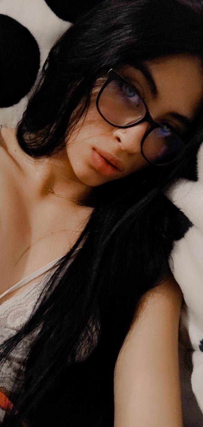 Dahara_fox's sexy
Uploaded August 30, 2023

https://chaturbate.com/photo_videos/photoset/detail/dahara_fox/15772012/