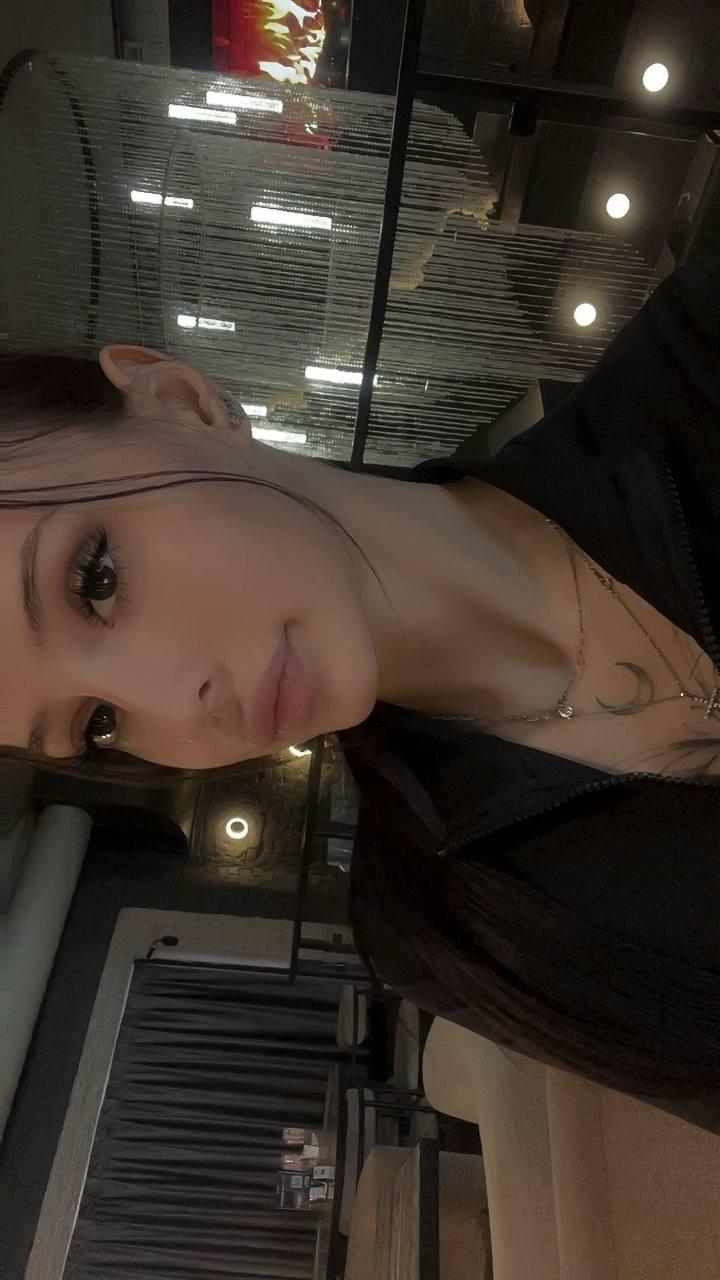 Engelellick's Little bit of Me >.<
Uploaded September 17, 2025

https://chaturbate.com/photo_videos/photoset/detail/engelellick/22296909/