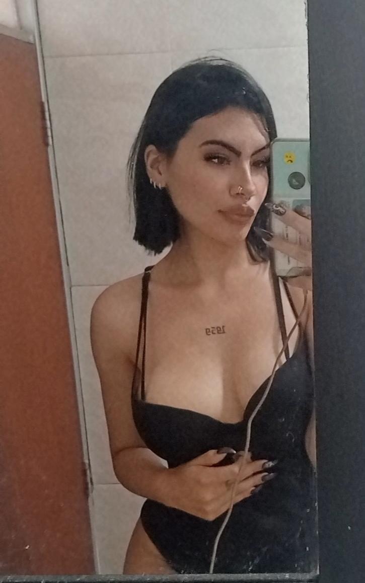 Megaan_rosee's Me ♥
Uploaded October 15, 2025

https://chaturbate.com/photo_videos/photoset/detail/megaan_rosee/22537028/