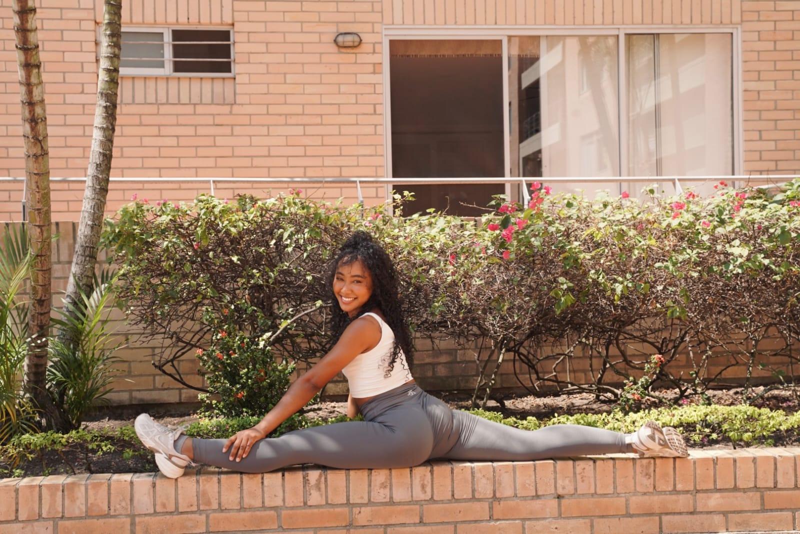 Soleyma's Soleyma
Uploaded October 27, 2024

https://chaturbate.com/photo_videos/photoset/detail/soleyma/19464334/