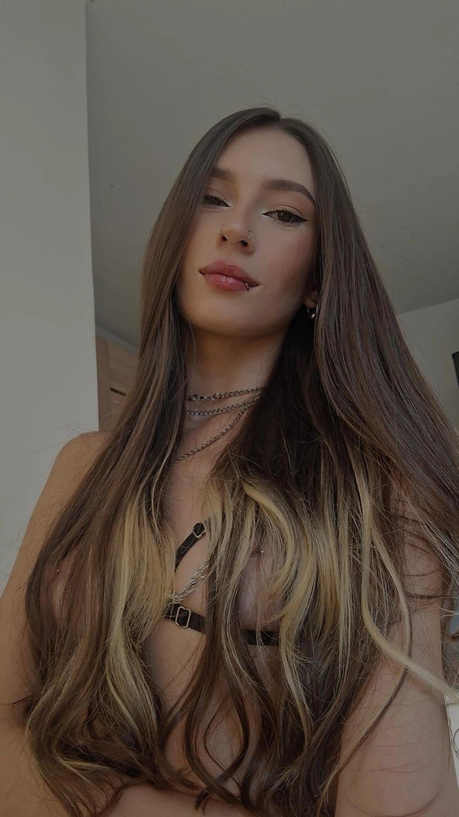 _ivanna_volk's 💫
Uploaded August 20, 2025

https://chaturbate.com/photo_videos/photoset/detail/_ivanna_volk/22064753/