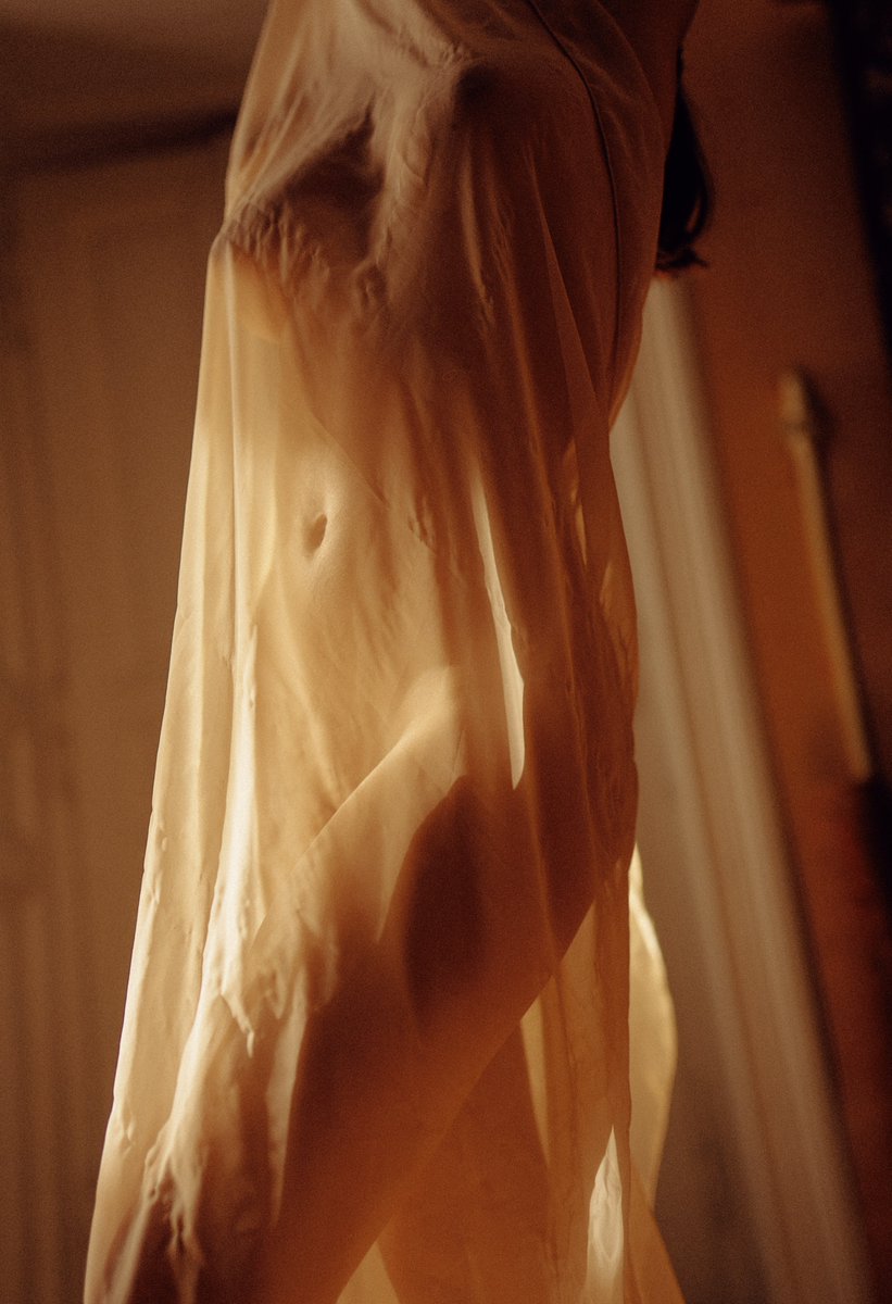 It's always better to leave something to imagination... https://t.co/QuYjK6bYHO

@art_of_desire