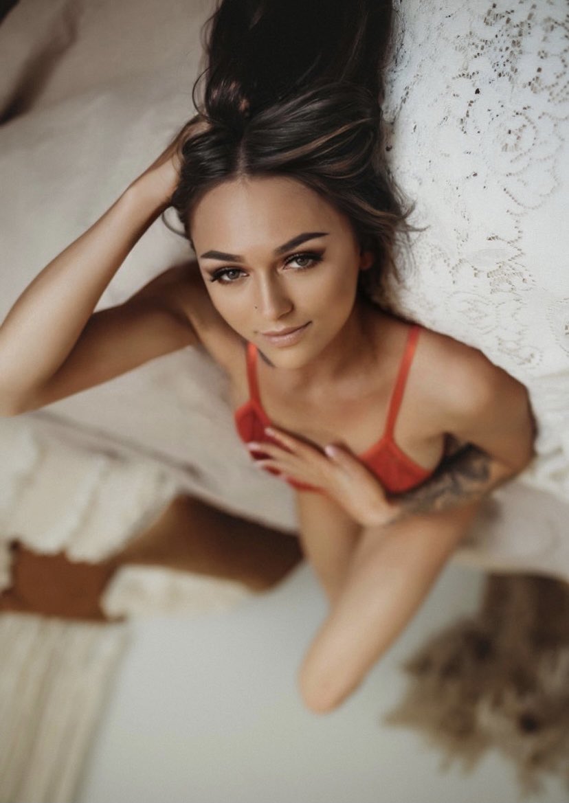 happy valentine's day 💌🥰 https://t.co/caGcjHQ4OM

@rockstarronnie_