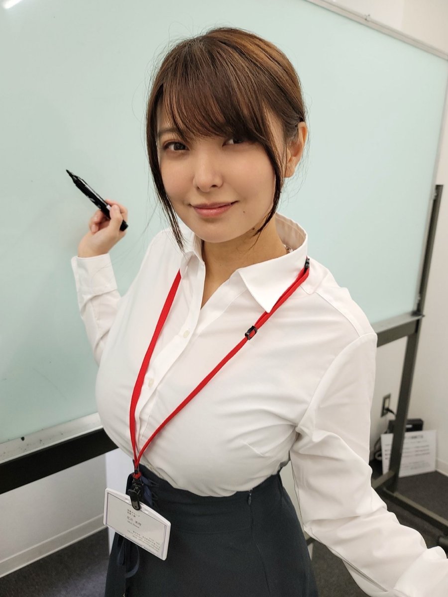 (白シャツも最高です、先輩) https://t.co/KkHorBBMZA

@mirihanai