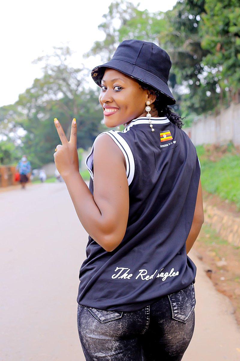 What do you know about girls with dimples?😂 https://t.co/mcH5Zyyf9g

@EssieCentre