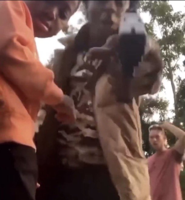 I shot him https://t.co/vo8w9V9pMt

@aaronsabn