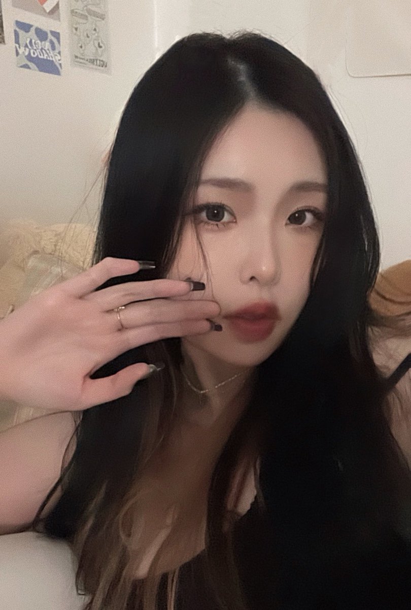 first selfie of 2023 https://t.co/3SD0pjkj6l

@xshiae