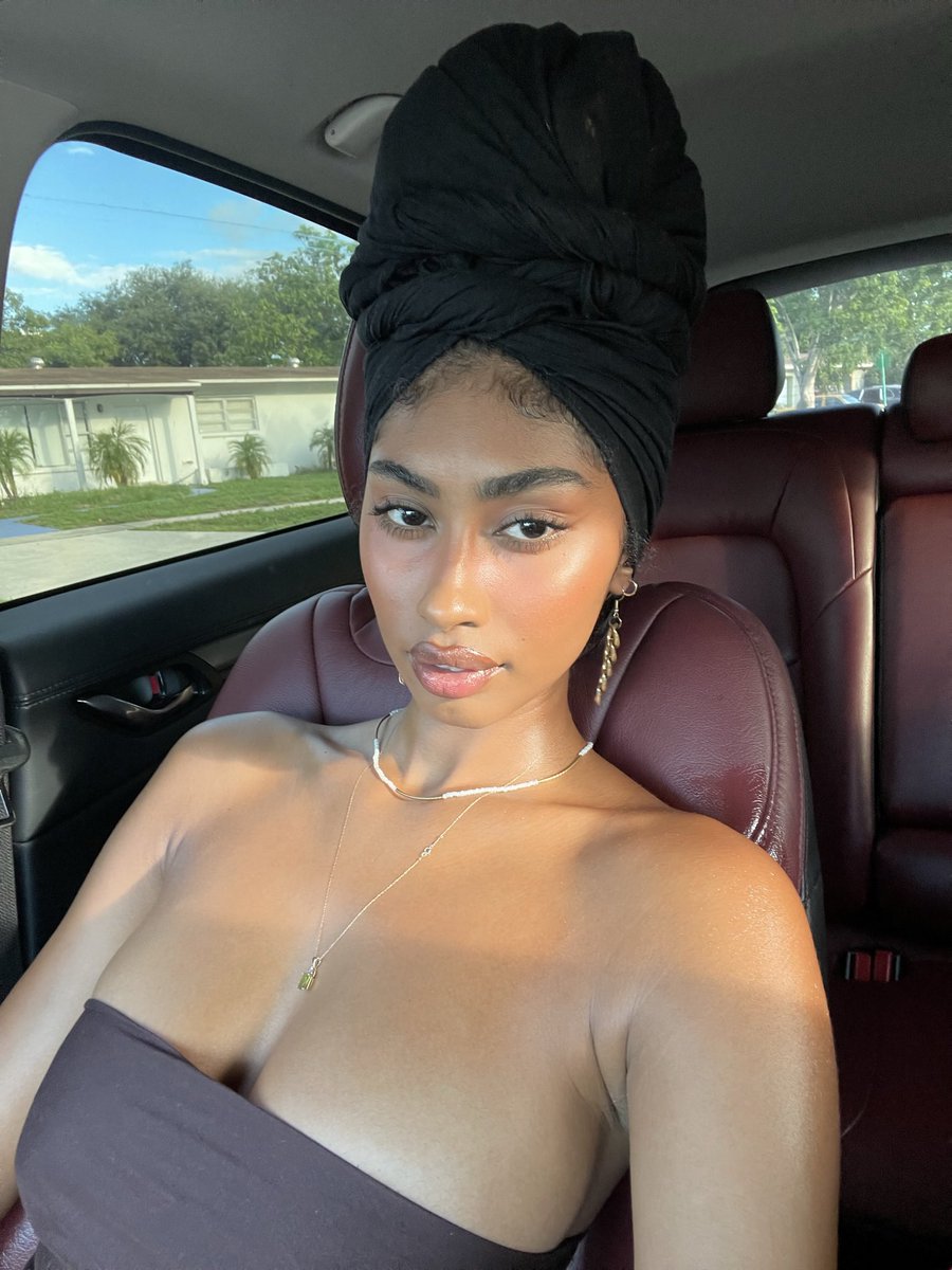 Since y’all love the head wraps 🖤 https://t.co/NuKbvCoXoC

@Jasmine_chola