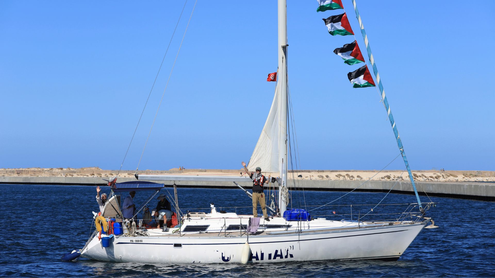 Global Sumud Flotilla is sailing towards Gaza, hoping to break the Israeli blockade.