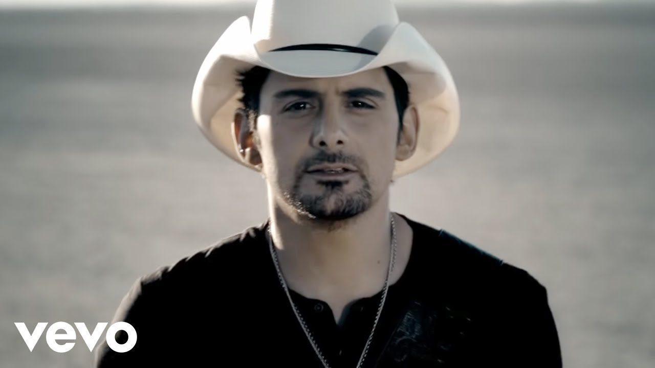 Brad Paisley's official music video for 'Remind Me' featuring Carrie Underwood. Listen to Brad Paisley: https://BradPaisley.lnk.to/listenYDSubscribe to Brad ...