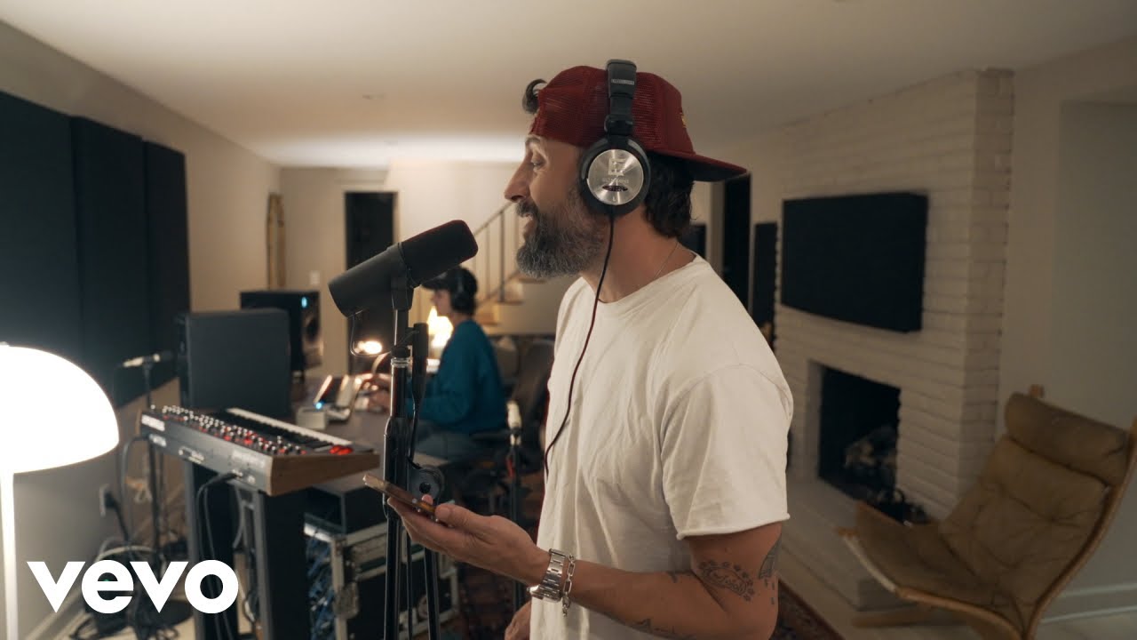 “A Million Things” is out now!Listen on Old Dominion’s new album, “Memory Lane” out now: https://OD.lnk.to/MemoryLane Listen On:Spotify: https://OD.lnk.to/Me...