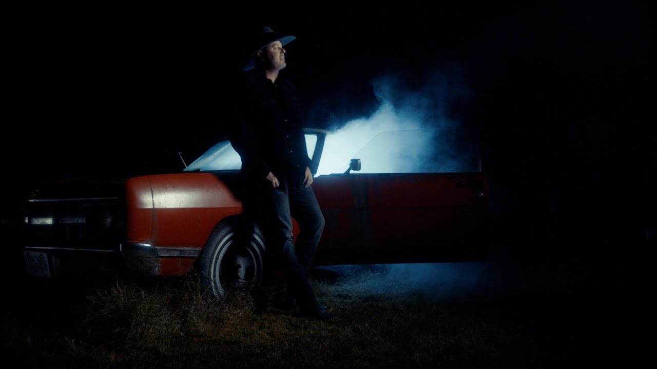 Official music video by Gord Bamford - Diamonds in a Whiskey Glass. (C) 2020 Anthem Entertainment LP / Cache Entertainment.Lyrics:When my down gets toughI fi...