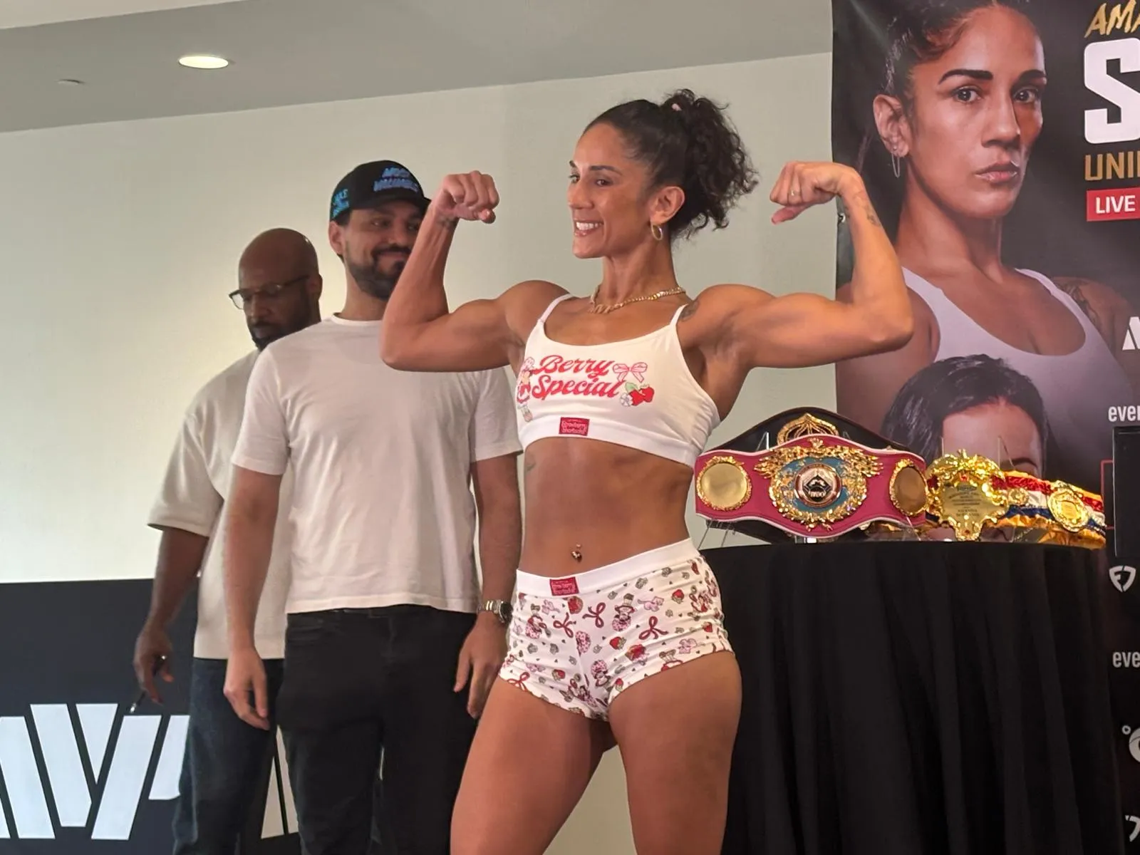 Amanda Serrano had no issues making weight on Friday morning, but Reina Tellez was unable to cut to the 126lbs limit for the unified featherweight title fight.